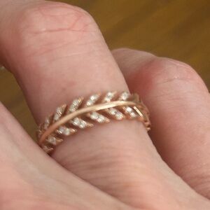 Gabriel & Co: Elegant Rose Gold and Diamond Leaf Ring